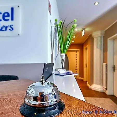 Aanders Hotel *